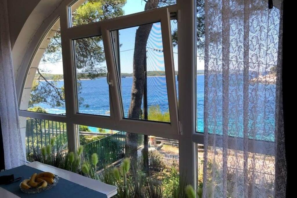 Shabby Chic Beach Cottage Hvar ฮวาร์ ภายนอก รูปภาพ