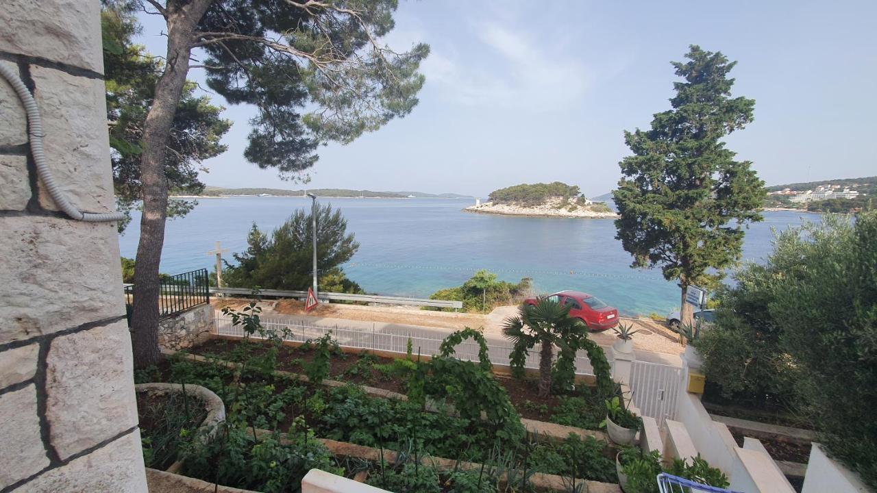 Shabby Chic Beach Cottage Hvar ฮวาร์ ภายนอก รูปภาพ